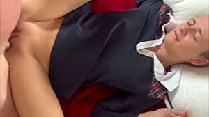 Slank Brun Teen 18+ Rider Mig Med Tæt Fisse