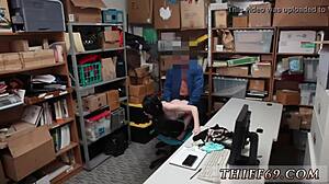 에모 마른 틴 18+ 가죽 차림으로 딜도로 솔로 플레이