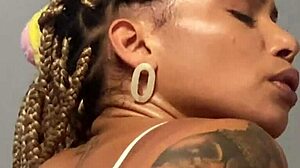 giovana bombom shows solo fun tricks in shop! 💦