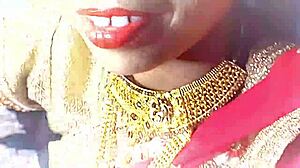 สาวอินเดียสนุกกับเซ็กส์ด่วนในคืนคริสต์มาส