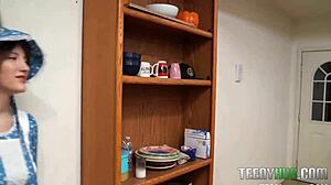 Why is Jill Kassidy blowing Max Pierson?