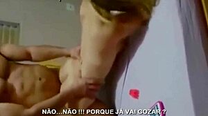 O seksi genç travestiye vahşi bir yolculuk yaşatıyorum