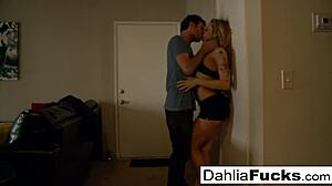 Yo, podívej se na ten horký amatérský klip s Jamesem Deanem, jak tvrdě šuká!