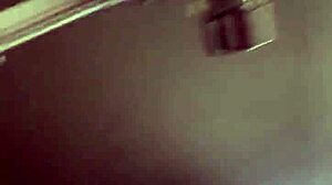 建設労働者が公衆トイレで射精するまでフェラされる