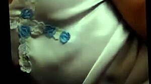 섹시한 베트남 여자가 빅고 라이브 캠 쇼에서 공연