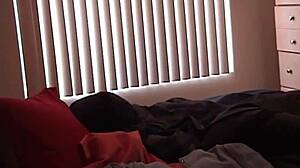 Hej, hvorfor suger denne unge luder tutoren af på skjult kamera?