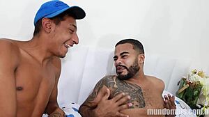 Черни приятели за чукане удрят голям задник здраво! 🍑