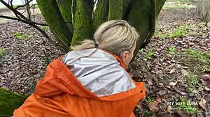 Verdorie! Echtgenoot neukt mijn kont tijdens rivierwandeling!