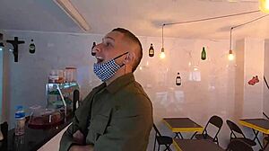 Monique Bertolini vizitează atelierul de rulote din California cu João Kleber