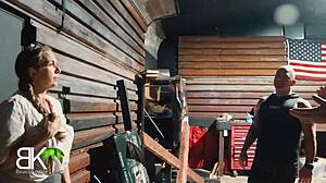 Эй, мальчики по соседству, зачем учить меня такому жёсткому уроку?