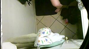 友達の奥さんの隠しカメラ 😏