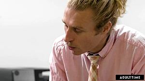 Victoria Voxxx lebukott masztizás közben, aztán durván megdugták a munkahelyén