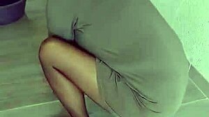 hey, turbanli olgun kadin, why you wiping floors so hot?