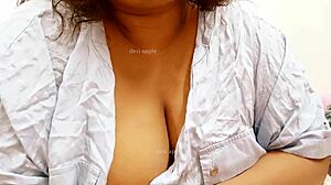 Latina Sexy Babe Shows Off Big Tits For Fun 😘