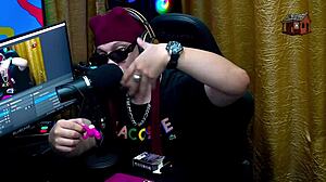 Kiara Blay Gostou Muito Dos Brinquedos Do Estúdio Quase Colocou Dentro Da Buceta - Podcast Púpum No Barraco - Completo No Sheer Red