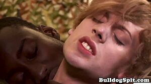 Siyah asker, Avrupalı göt deliğini sert güçle deliyor