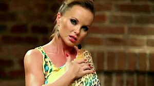 Beautiful Woman Masturbates Intensely, Showing Her Body.