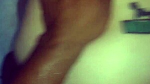 Roberto Alecxander breaks the bed