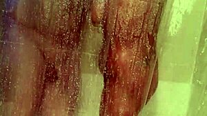 Mandeezy4u2 Showers With Brunette Wife Masturbating