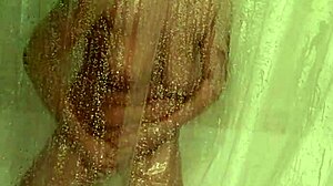 Mandeezy4u2 Showers With Brunette Wife Masturbating