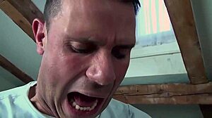 Betrapt en gestraft met monster lul blowjob en facial