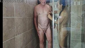 샤워 중 섹시한 면도 프리뷰, 너무 섹시해