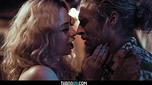 Siouxsie q gets raw fucked by stranger 😈