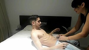 Ninfomana luder søster stjæler min kæreste til doggy handling