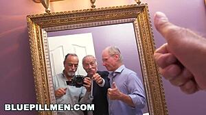 ब्लू पिल वाले मर्द विक्टोरिया वेलेंसिया के साथ बॉर्डर पार करते हैं