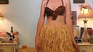 Dainty Rascal Dancing With Body Positivity And Confidence