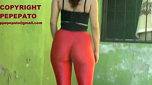 Madura en leggings showing cameltoe 😍