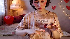 Did you see my curvy Arab babe outdoors for Valentine’s Day?