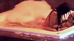 Así no pares dame más sígueme bombeando en el jacuzzi 😍