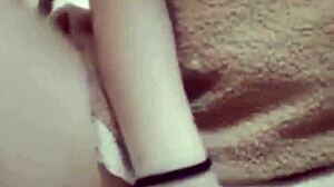 爱鸟公主-看到妹妹骚逼痒了，哥哥果断上前帮忙 😏