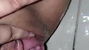 Cada Vez Que Me Baño Me Masturbo Soy Adicta Al Sexo!