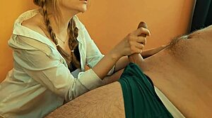 Russische Tussi betrinkt sich und schüttelt ihren Arsch wild!