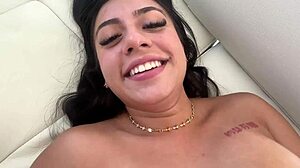 Latina Stiefzussen Spelen Huishoudelijke Fantasie met Stiefbroer - Melztube - Scott Stark