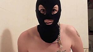 esclave f masturbating in autoseance with uro tags