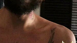 WOW! ESPOSA ROUBA COBERTOR E PEDE PORRA NA BOCA!