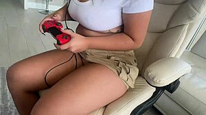 Latinske pastorke v gospodinjski fantaziji jebejo z bratom - Melztube - Scott Stark