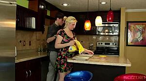 Sin igra grobo hardkor igro z mačeho