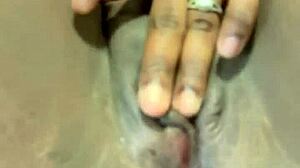 Wow, watch this unsatisfied wife fuck herself!