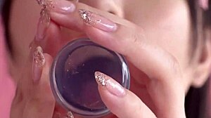 南沢萌が純粋なラッキースターとして輝く！ソフトな日本アクション