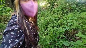 Sorpreso uno Sconosciuto a Pisciare nei Boschi, Offerta Qualcosa di Inaspettato... Sesso Vacanza Selvaggio!