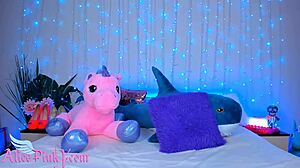 Sweet Alice SUCKS toy on webcam, FINGERS ASS for PUSSY orgasm