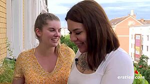 Hei fete, vreți să vă alăturați Marinei și Nataschei în duș?