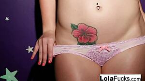 섹시 버블 엉덩이 롤라 춤추고 자위하는 거 봤어, 너무 핫했어