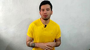 Young twink with 21cm cock fucks taco seller in warehouse