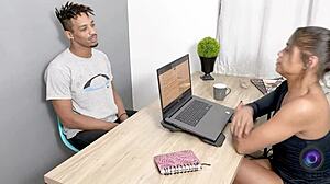 Funcionário se salvou da advertência e ainda comeu a secretária gostosa - com angel dinizz e teddy caralhao completo no red