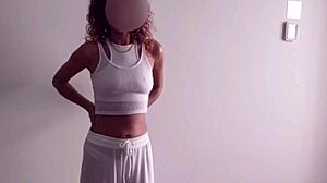 French girl sucks mexican guy 😍